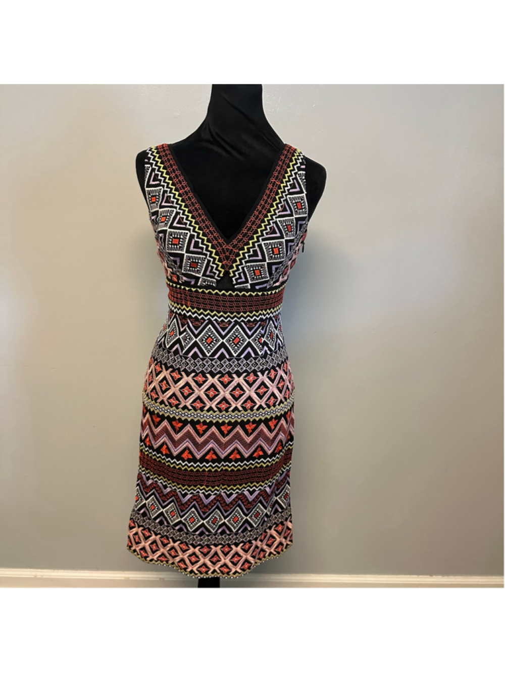 Anthropologie Akemi + Kin Embroidered Midi Dress Women’s Size 0 Black Geometric